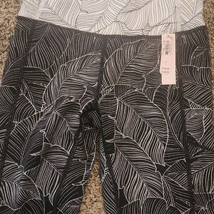 Victoria's Secret Brand New Monochrome Leaf Pattern Leggings, Sz 4